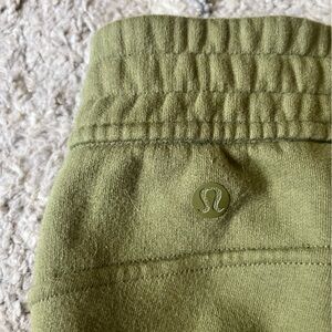 Green scuba pants wide-leg regular 6 (run long) - fits as high rise.